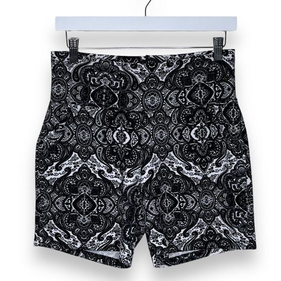 Unbranded Pants - Black White Paisley Mandala Textured Scuba Shorts Tall Band Pockets Women Medium